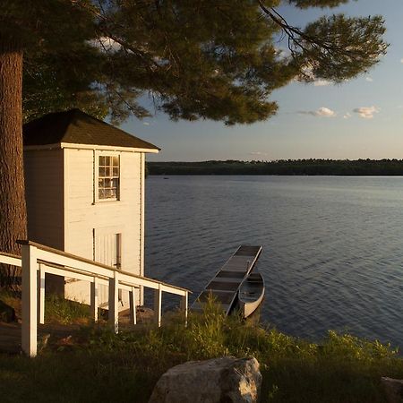Wolf Cove Inn Poland Bagian luar foto
