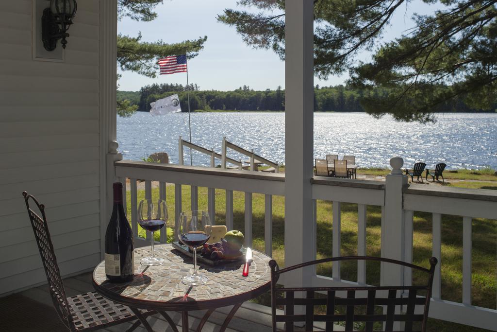 Wolf Cove Inn Poland Bagian luar foto