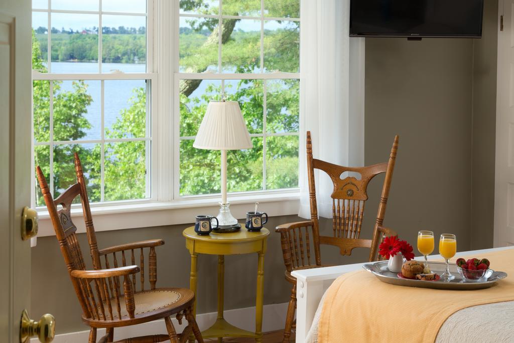 Wolf Cove Inn Poland Bagian luar foto