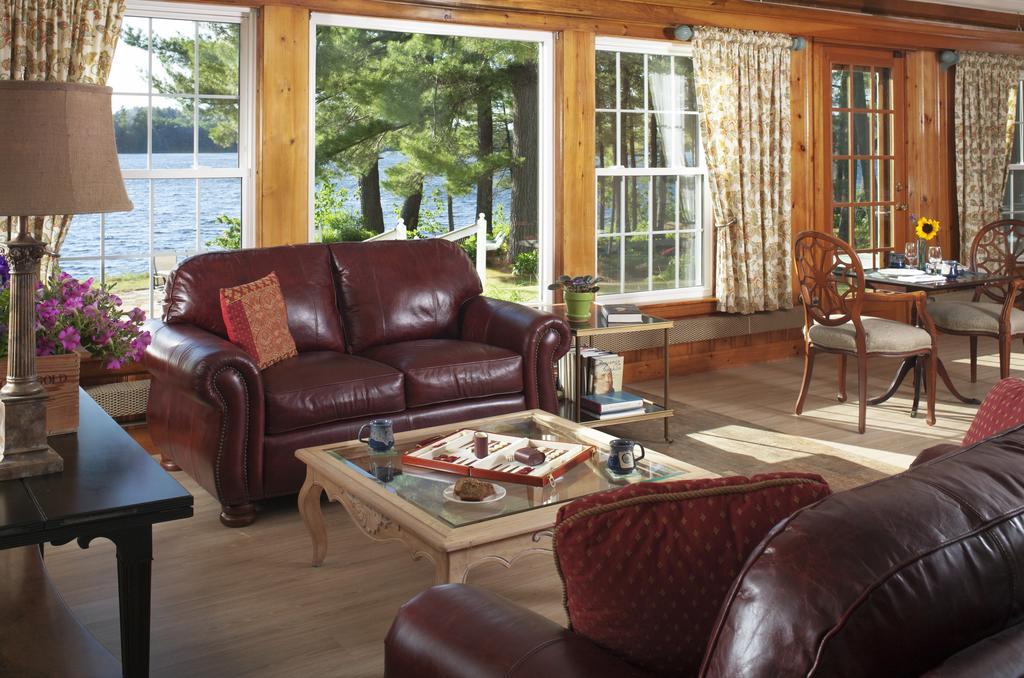 Wolf Cove Inn Poland Bagian luar foto