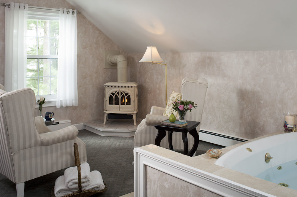 Wolf Cove Inn Poland Bagian luar foto