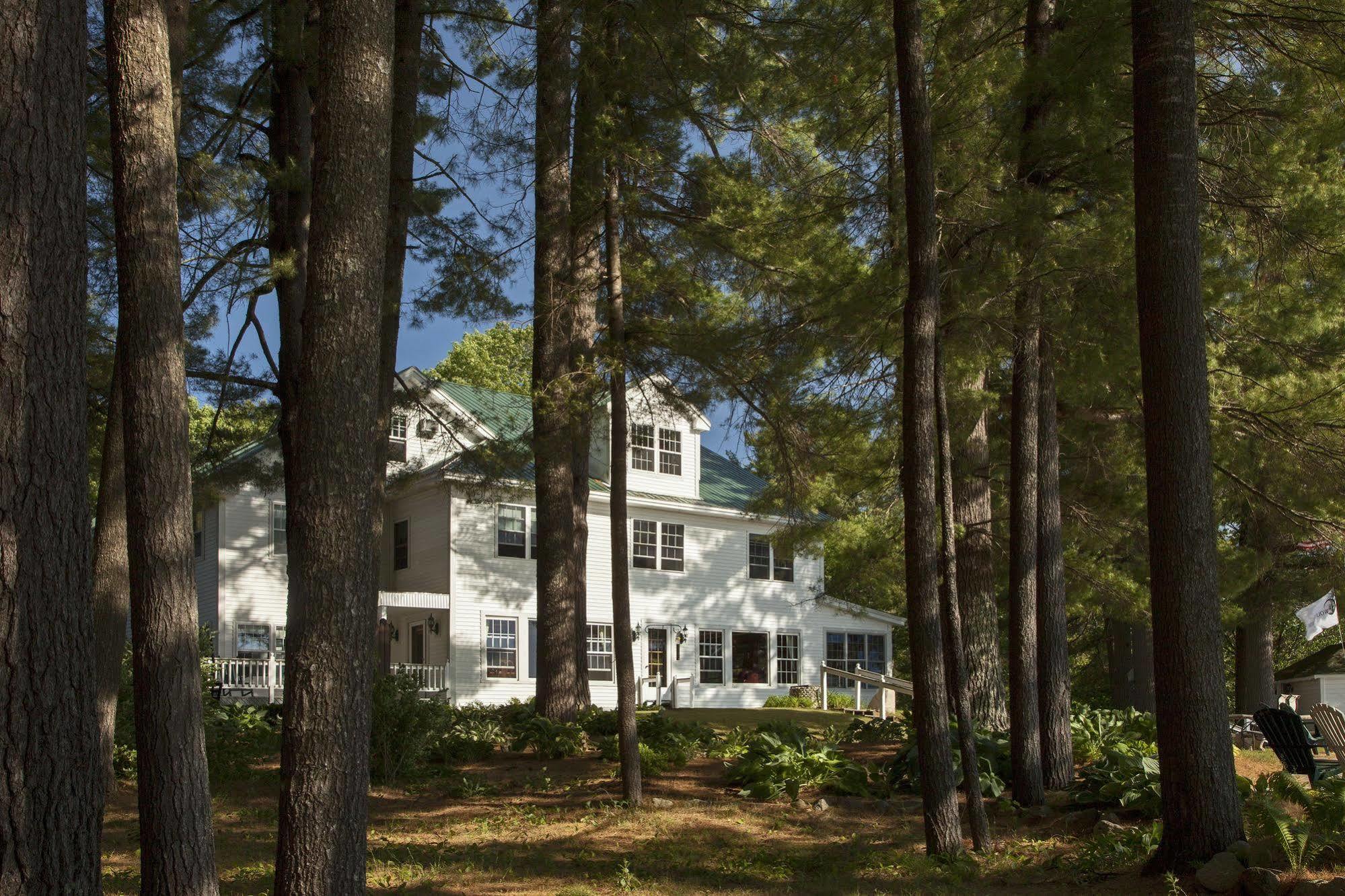 Wolf Cove Inn Poland Bagian luar foto