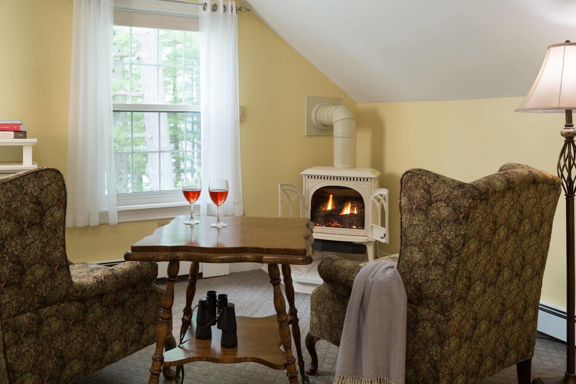 Wolf Cove Inn Poland Bagian luar foto