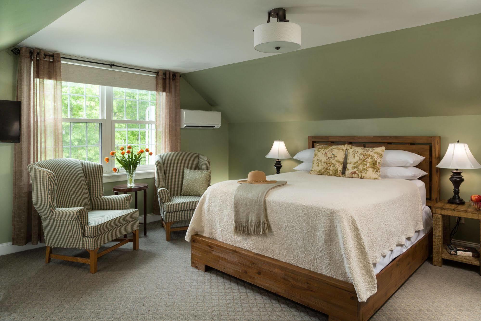 Wolf Cove Inn Poland Bagian luar foto